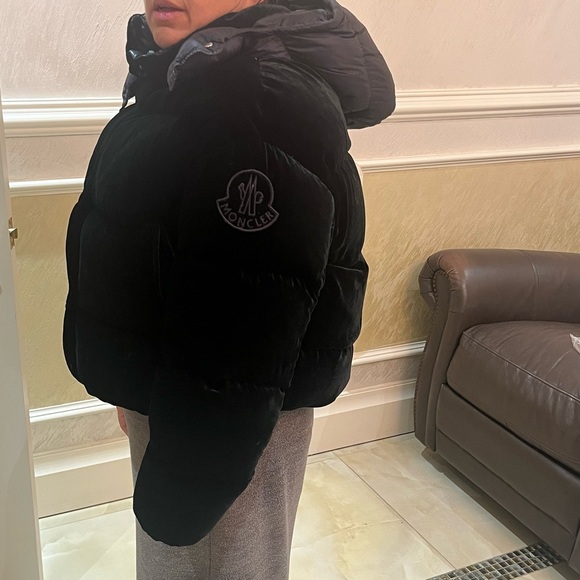 MONCLER
Black Down Velvet Daos Jacket - Picture 17 of 17
